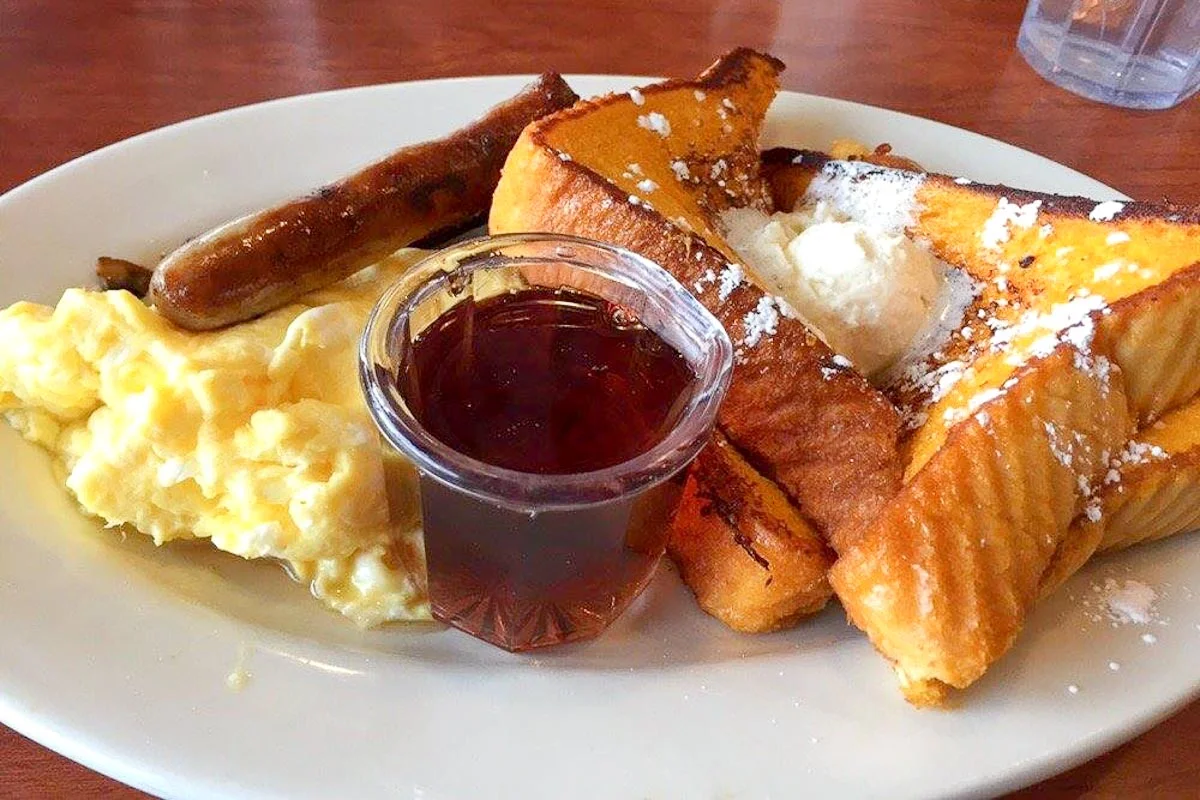 Photograph courtesy of Hollywood Grill