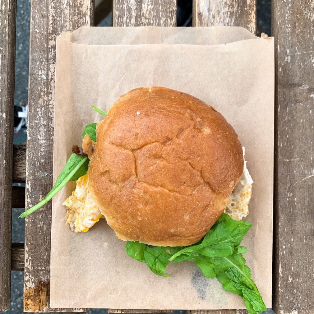 It&rsquo;s impossible to stop by the @GBfarmersmrkt w/o eating an @offtheshelfeggs sandwich.
.
.
.
#GBfarmersmrkt #GreatBarrington #TheBerkshires #FEDguides #BerxLife #EggSandwich #FEDberx #Summer #Travel