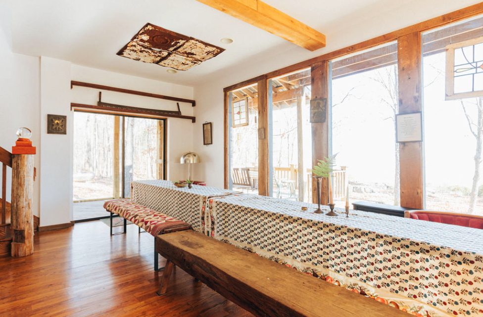 RisingSunRetreat-House-Dining2.png