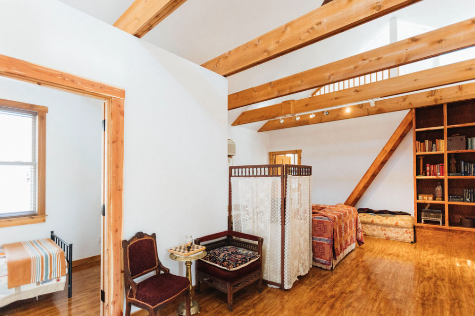 RisingSunRetreat-HickoryHall-4.png