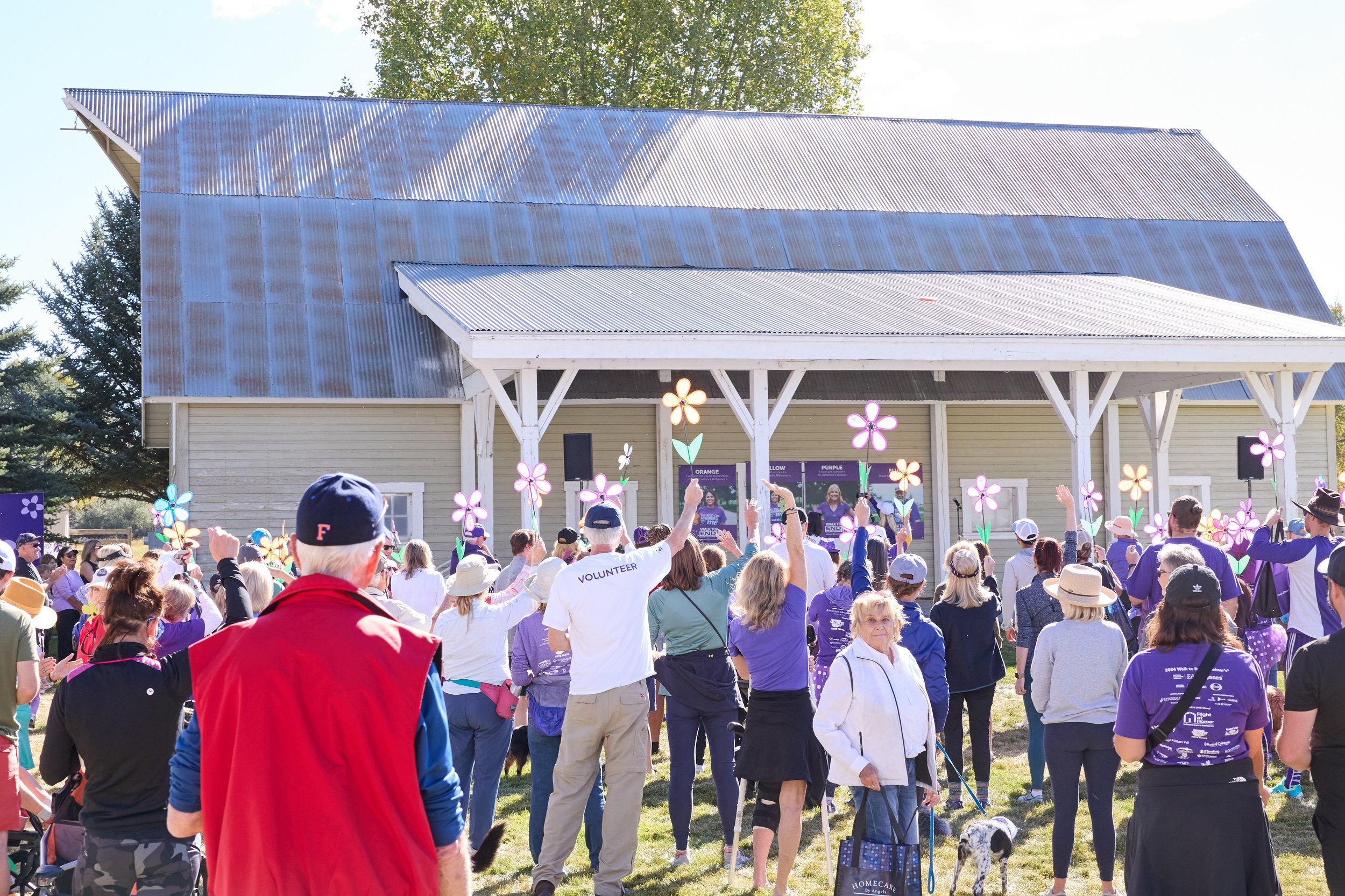092124_alzheimers_walk_320.jpg