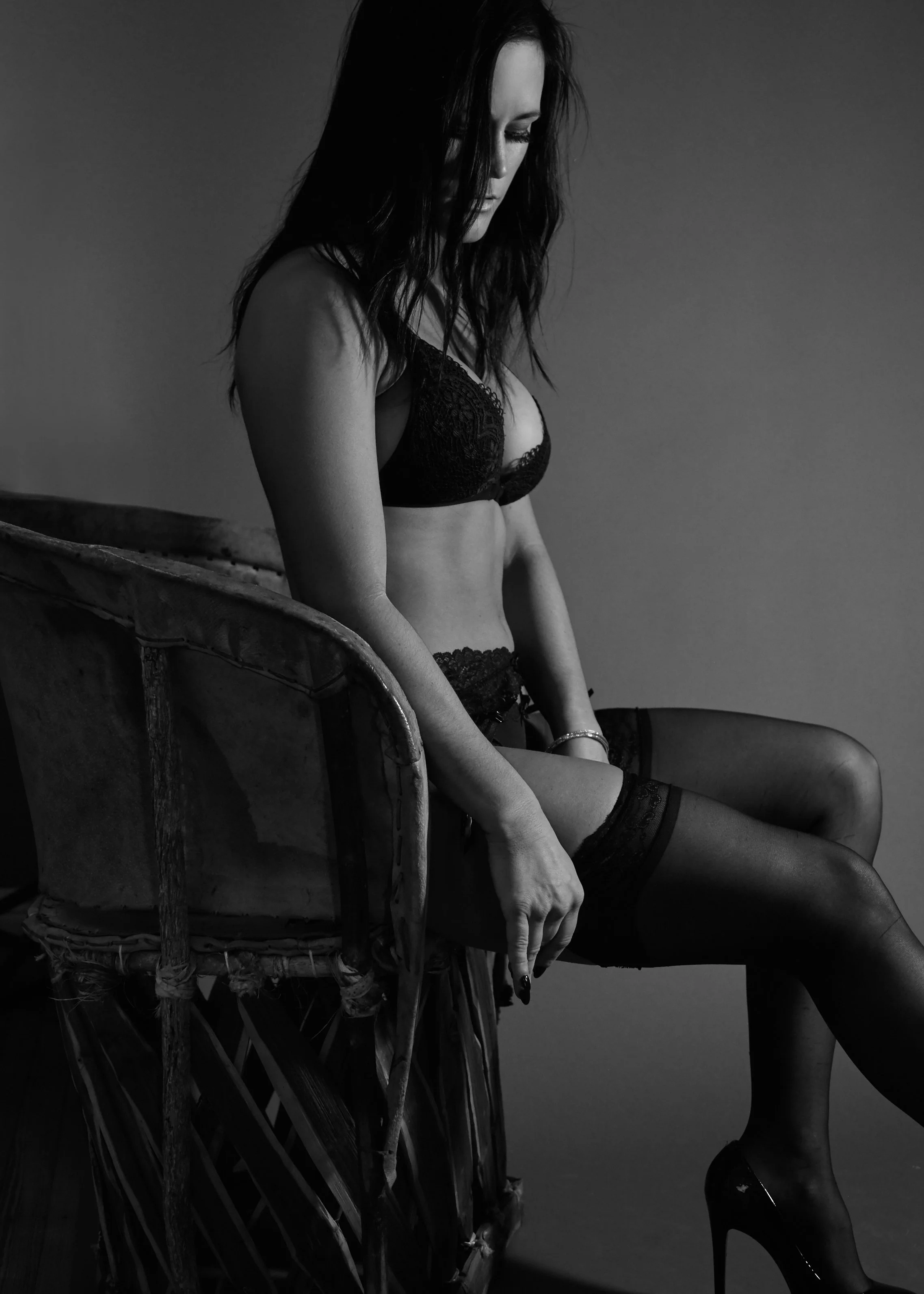 161213_kelly_portrait_189_bw_R1.jpg
