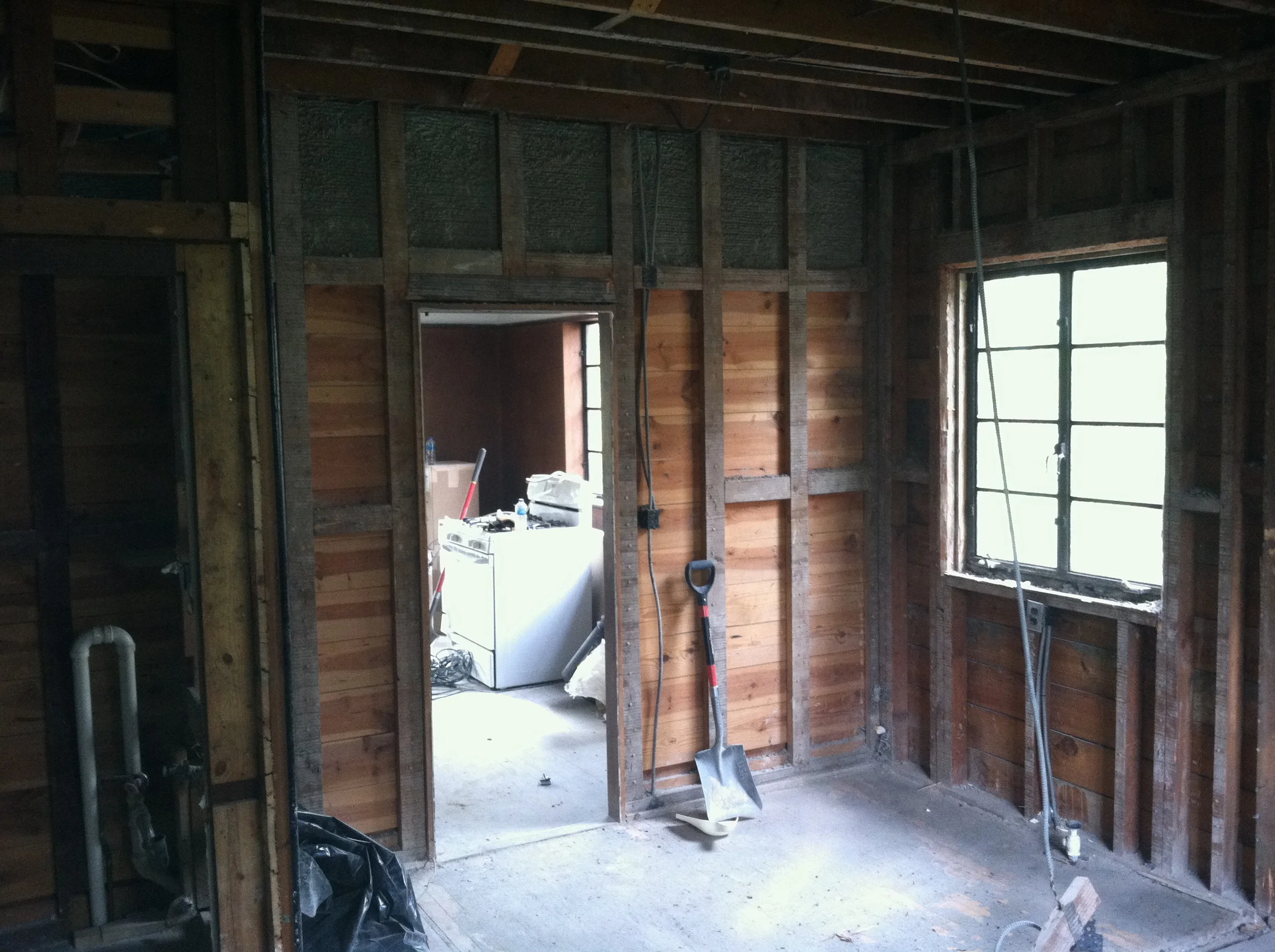 clean demo facing dining room .JPG