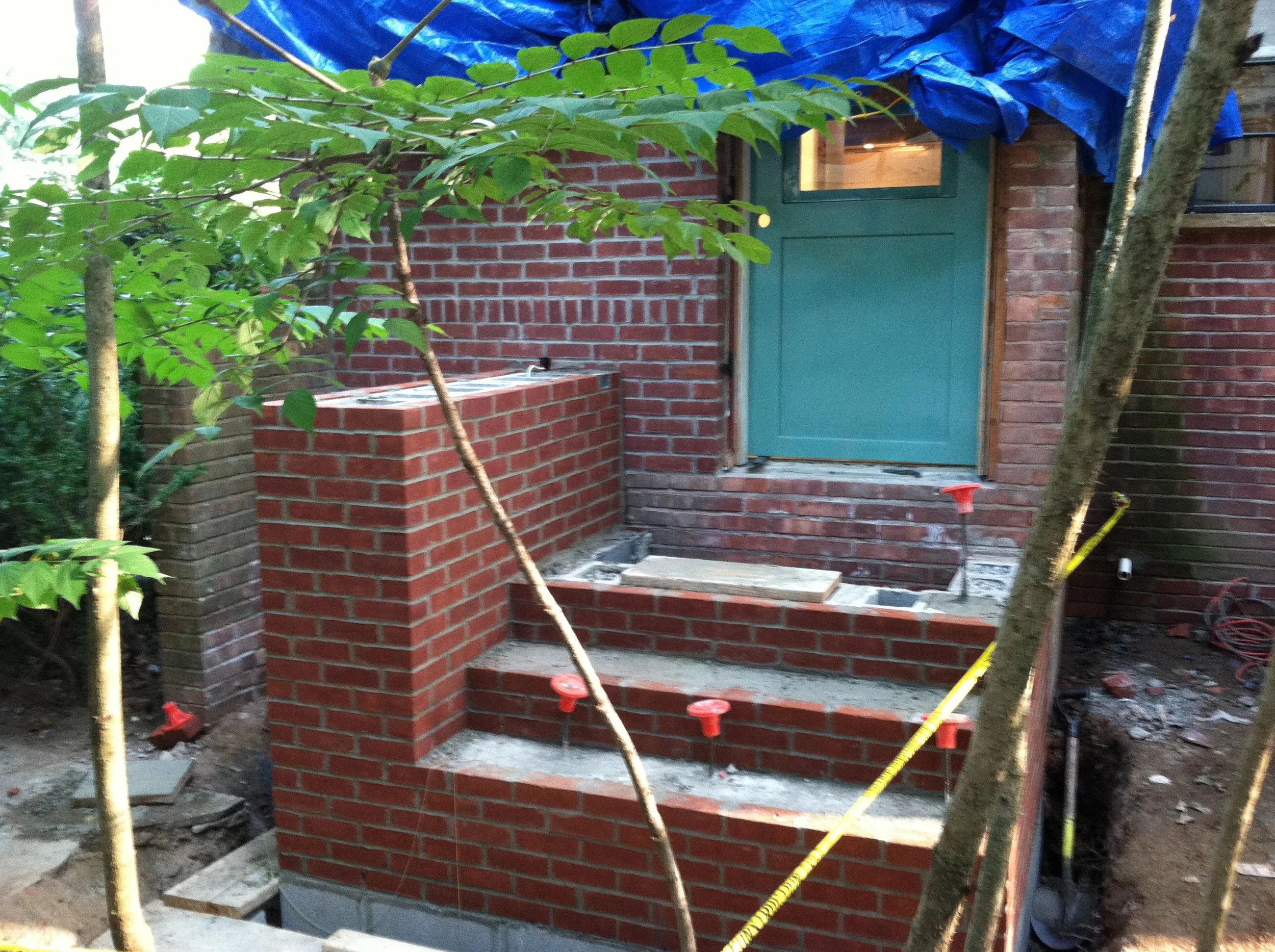 Back steps Brick:no tread 2 .JPG