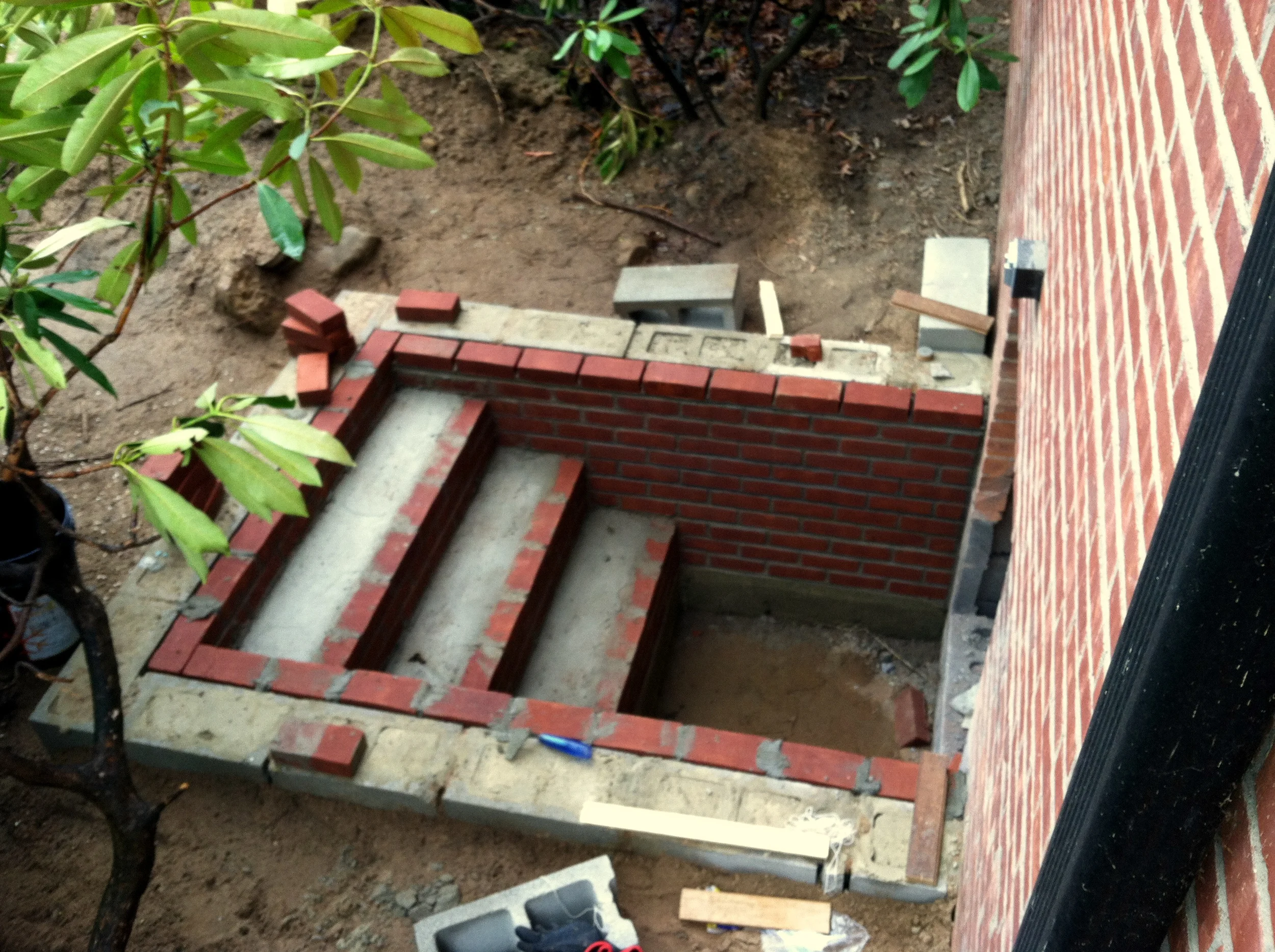 Egress steps no tread .JPG