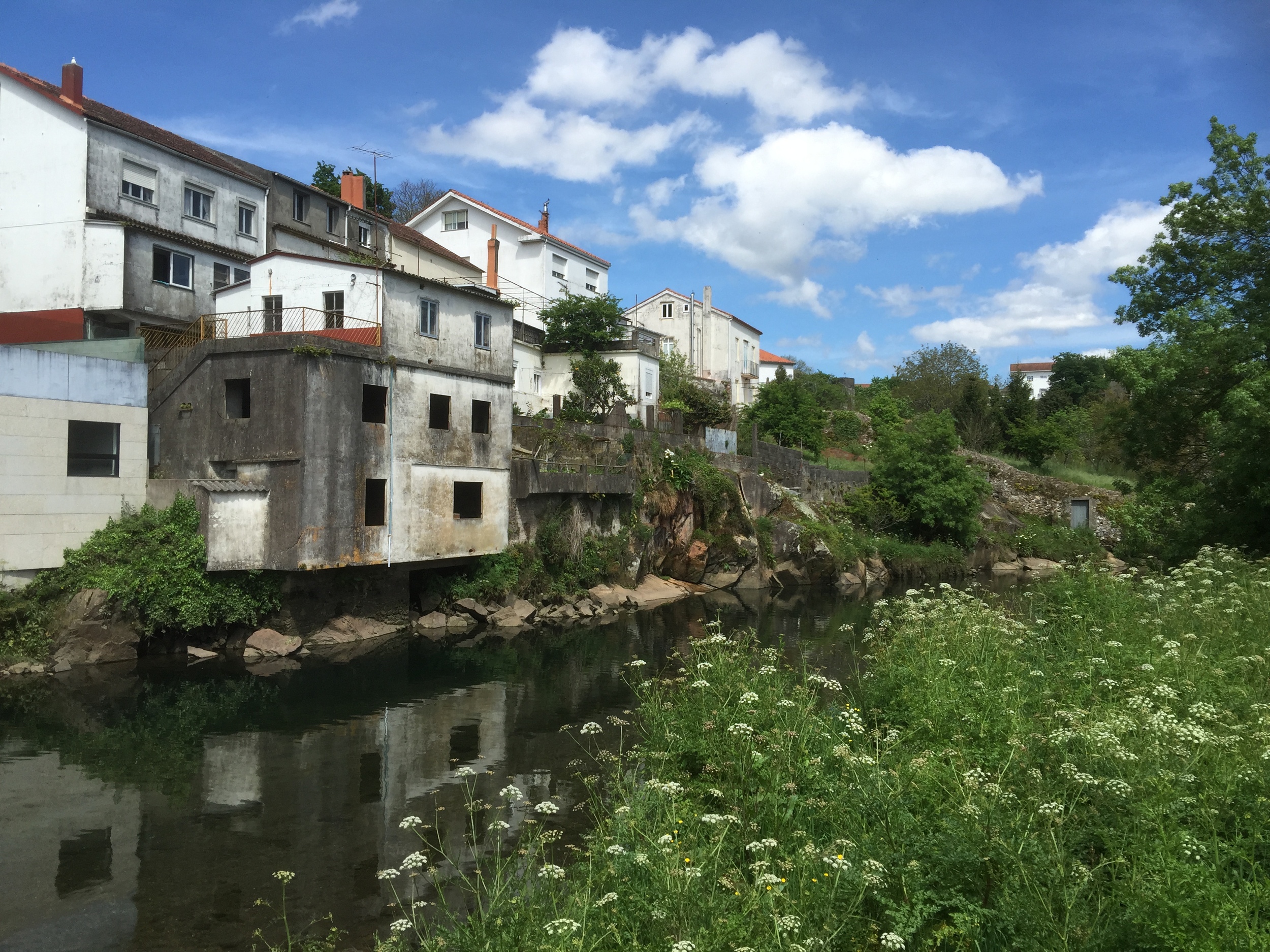 Stream-side living at its finest in Noia.