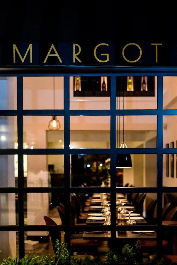 margot-575x861.jpg
