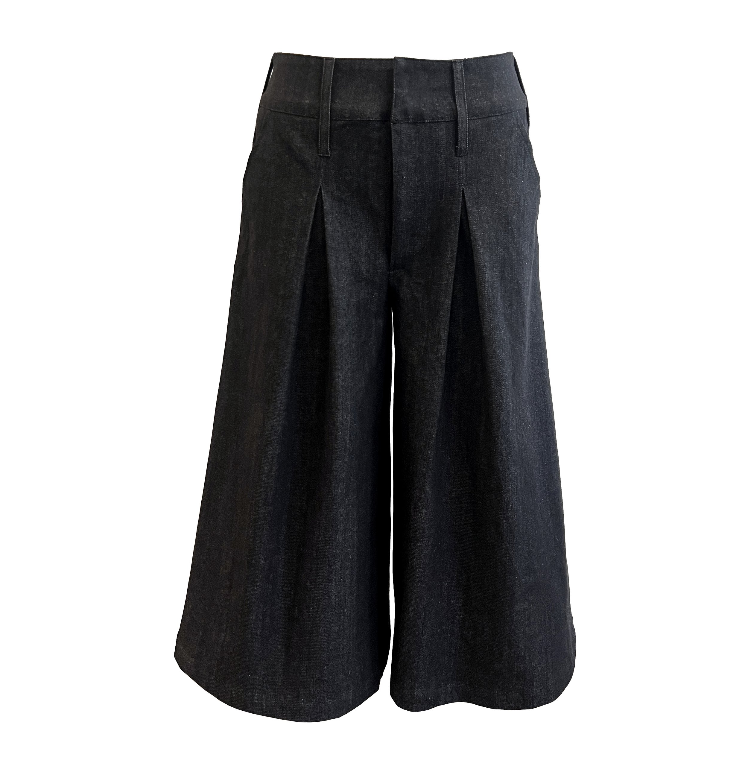 pleat denim short 2026.JPG
