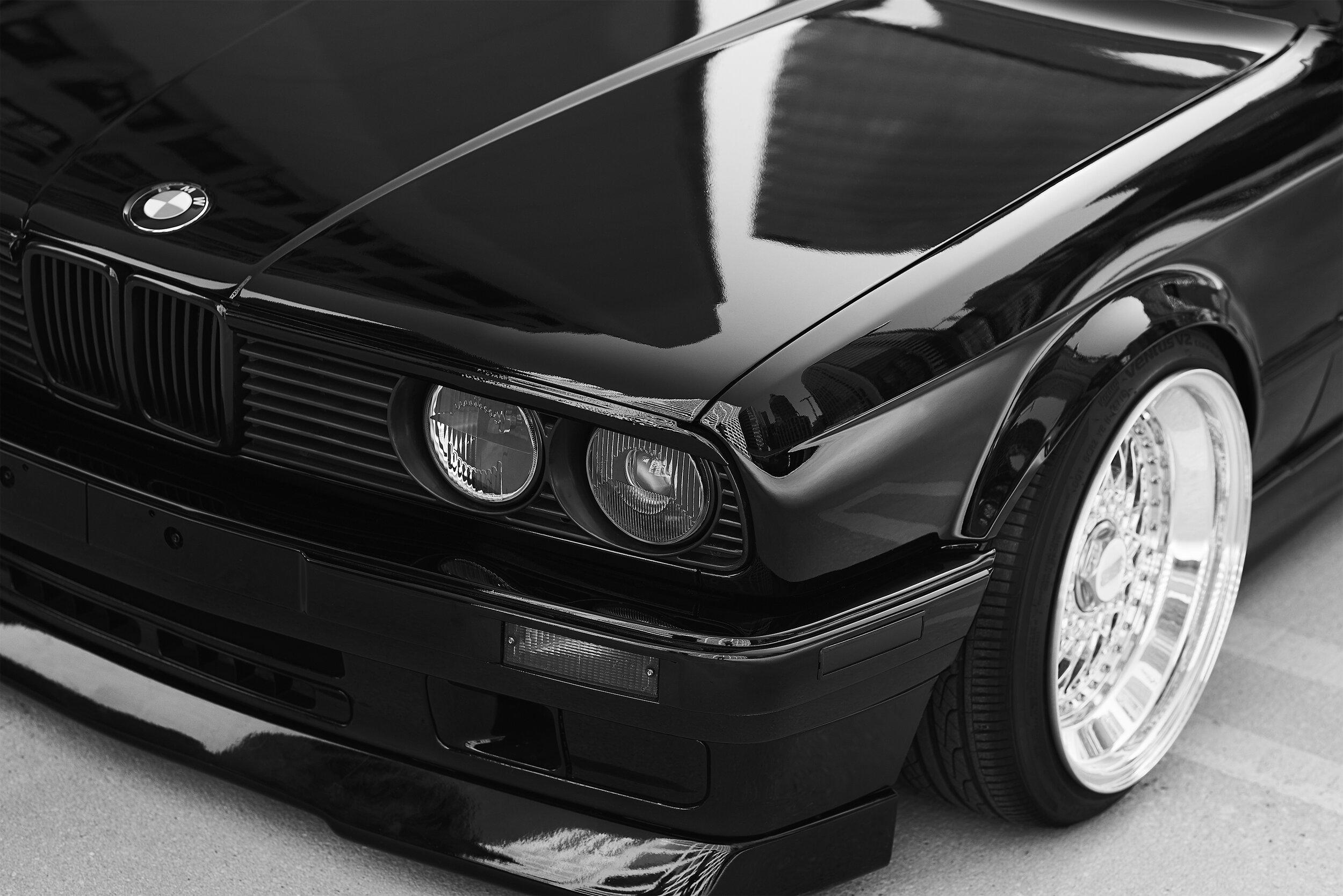 e30vert_black_015 copy.jpg