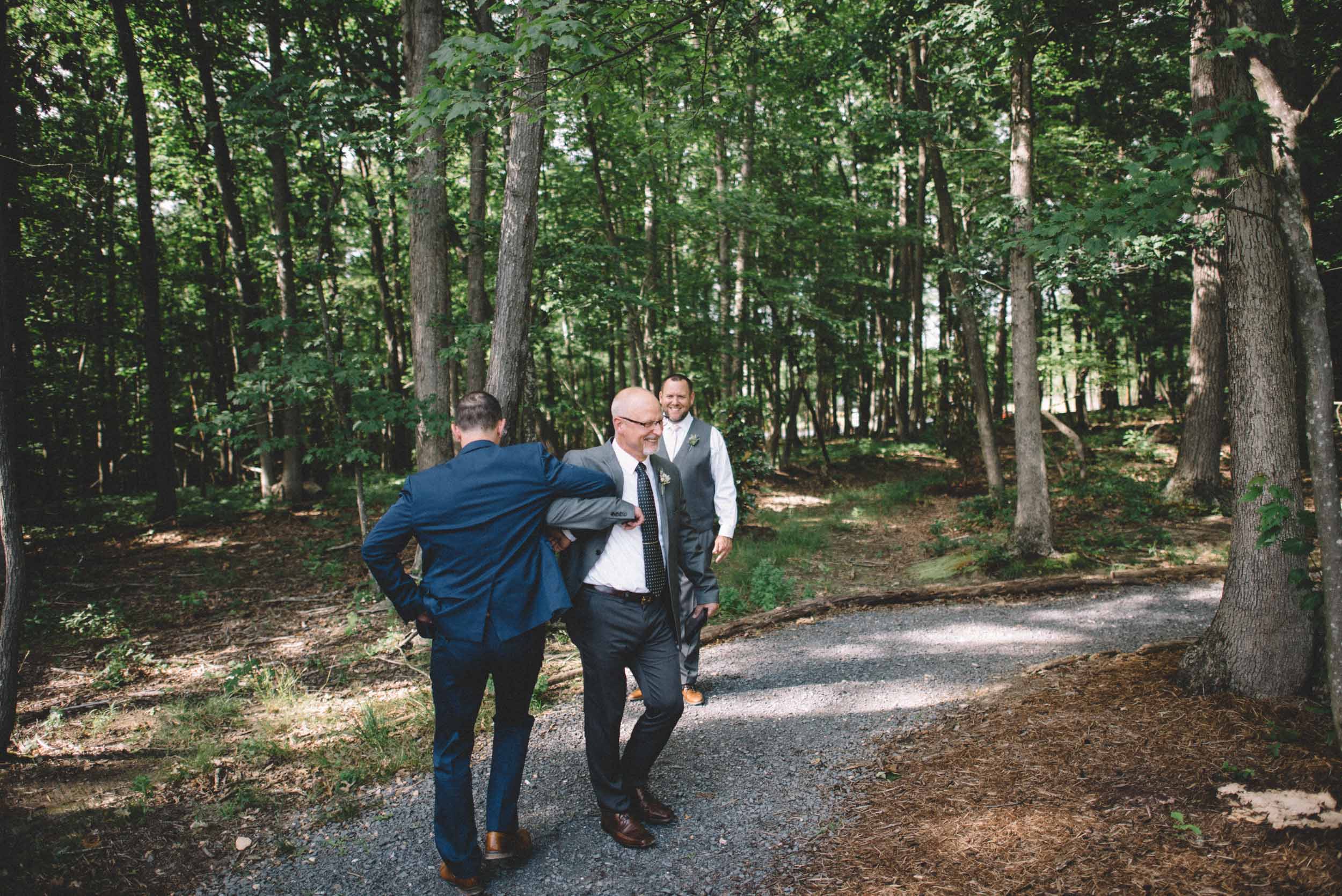 Wedding ceremony at Shenandoah Woods