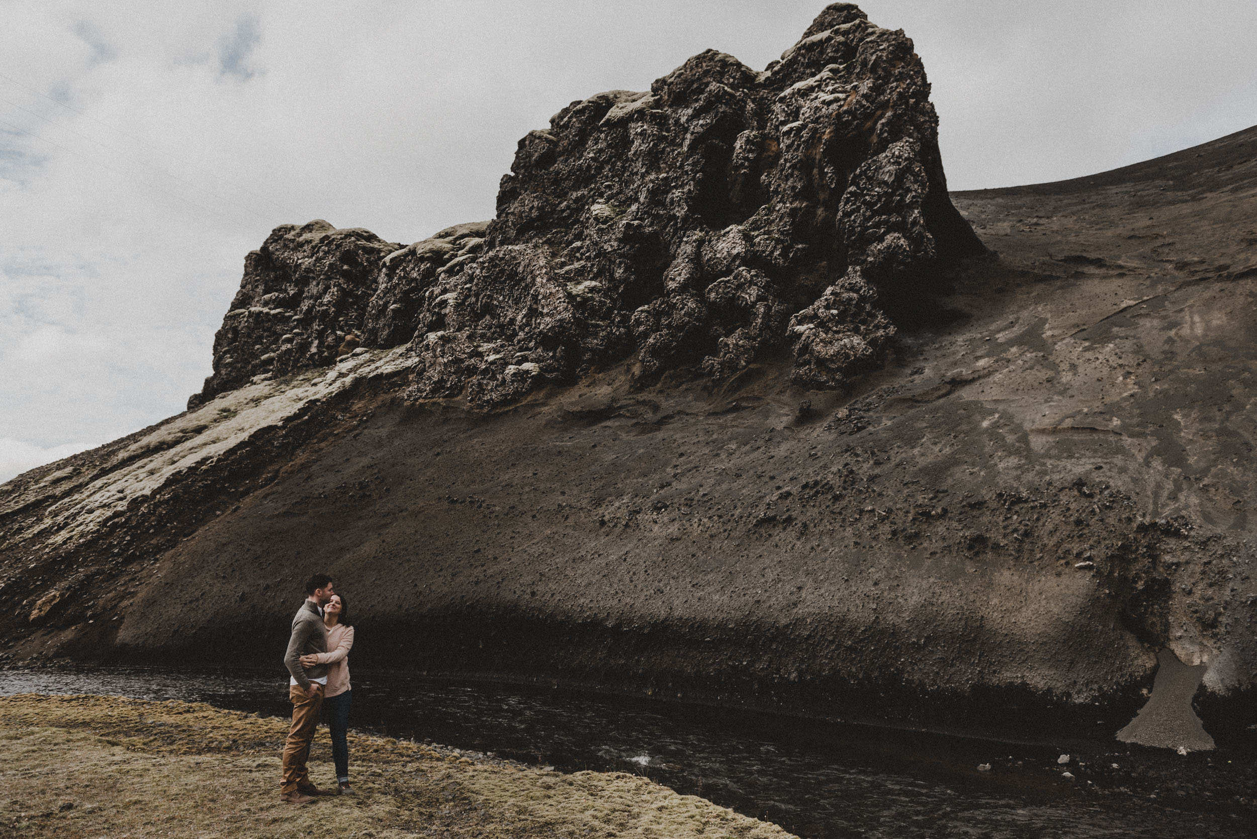 Traveling couple photographer