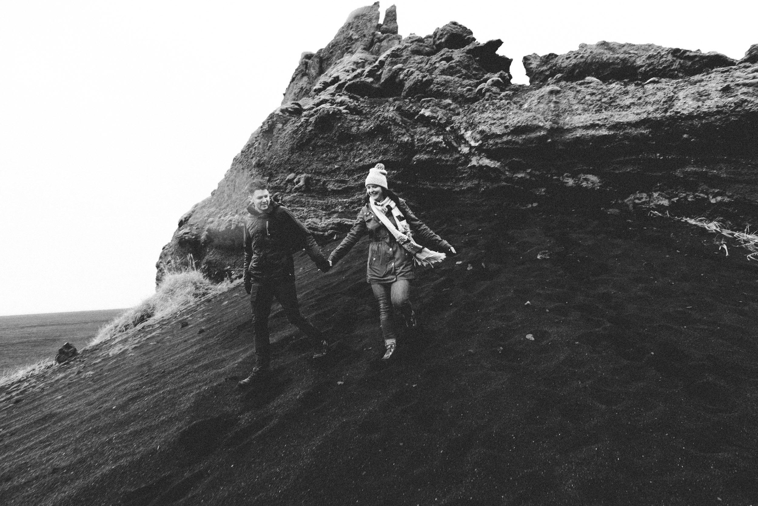 Traveling couple photographer