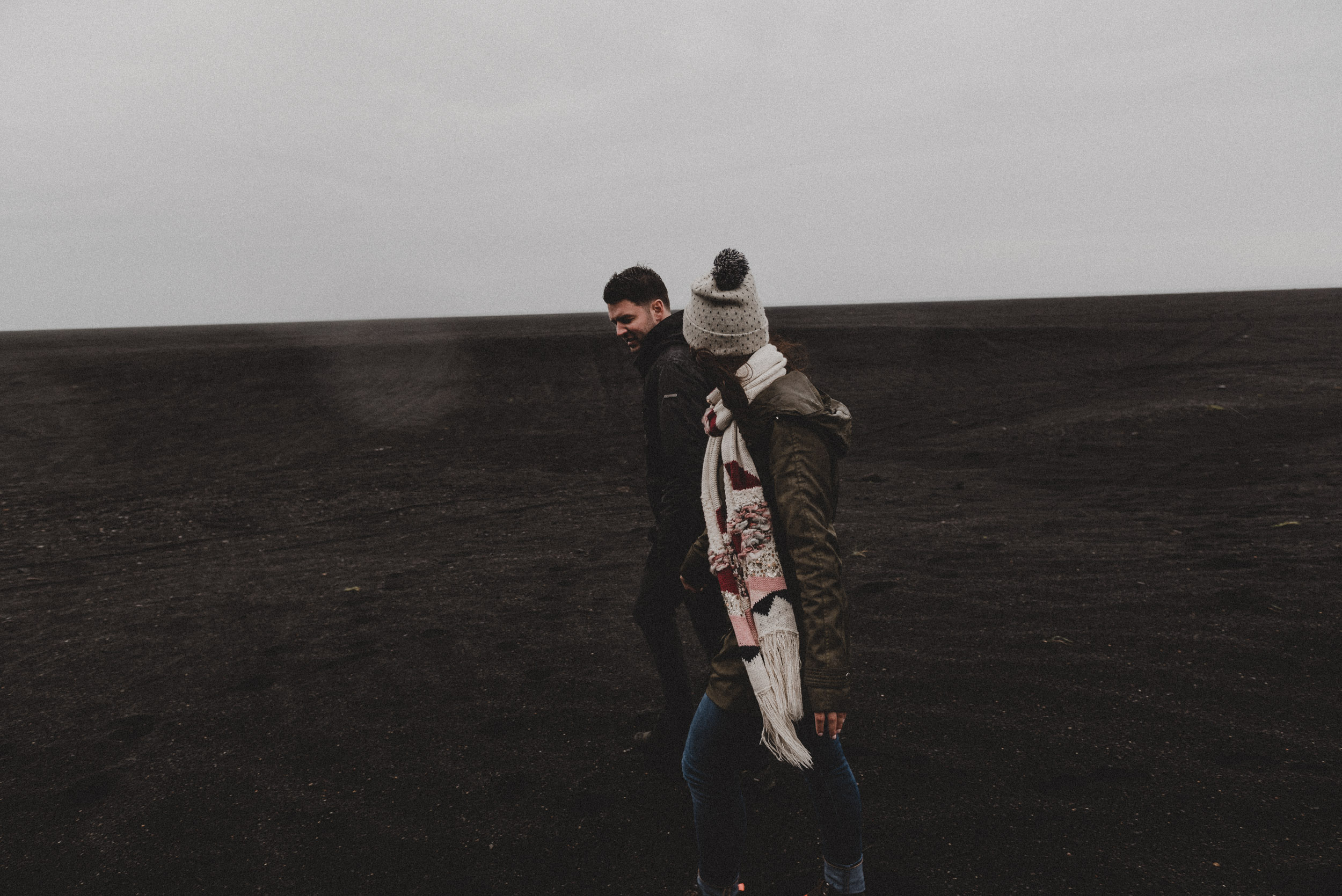 Traveling couple photographer