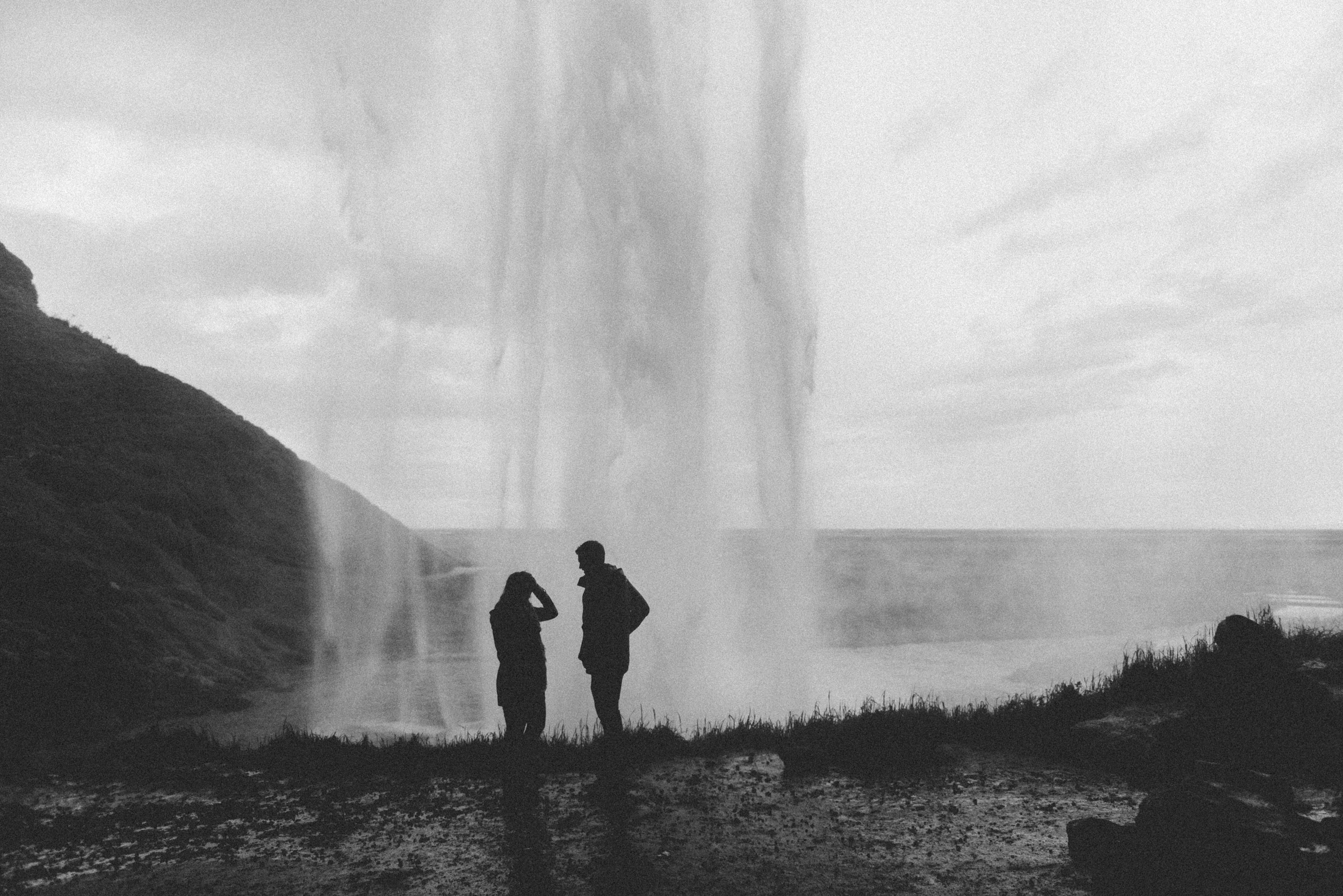 Traveling couple photographer 