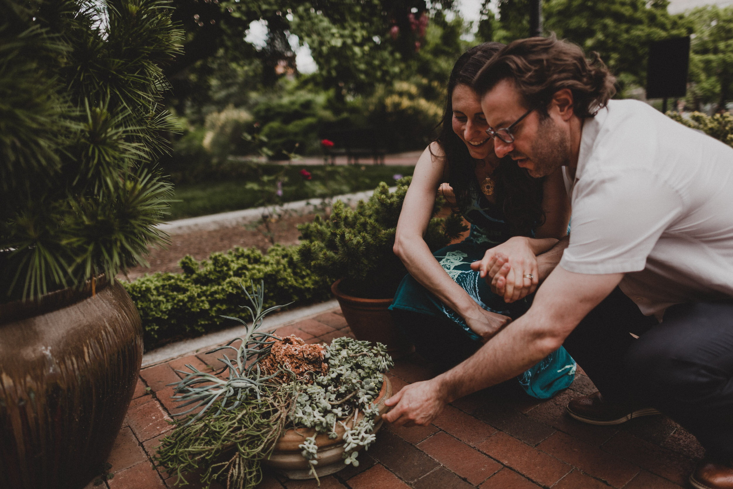 Moongate_Garden_Engagement-20.jpg