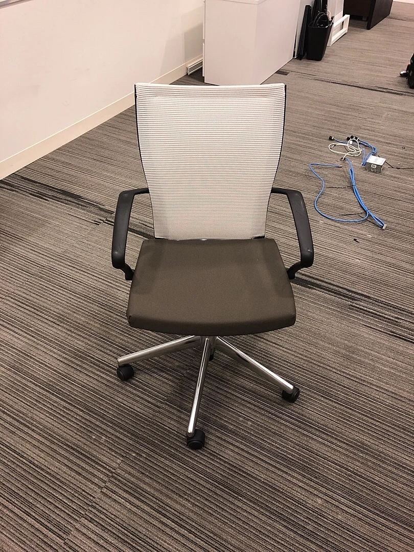 chair1.jpg