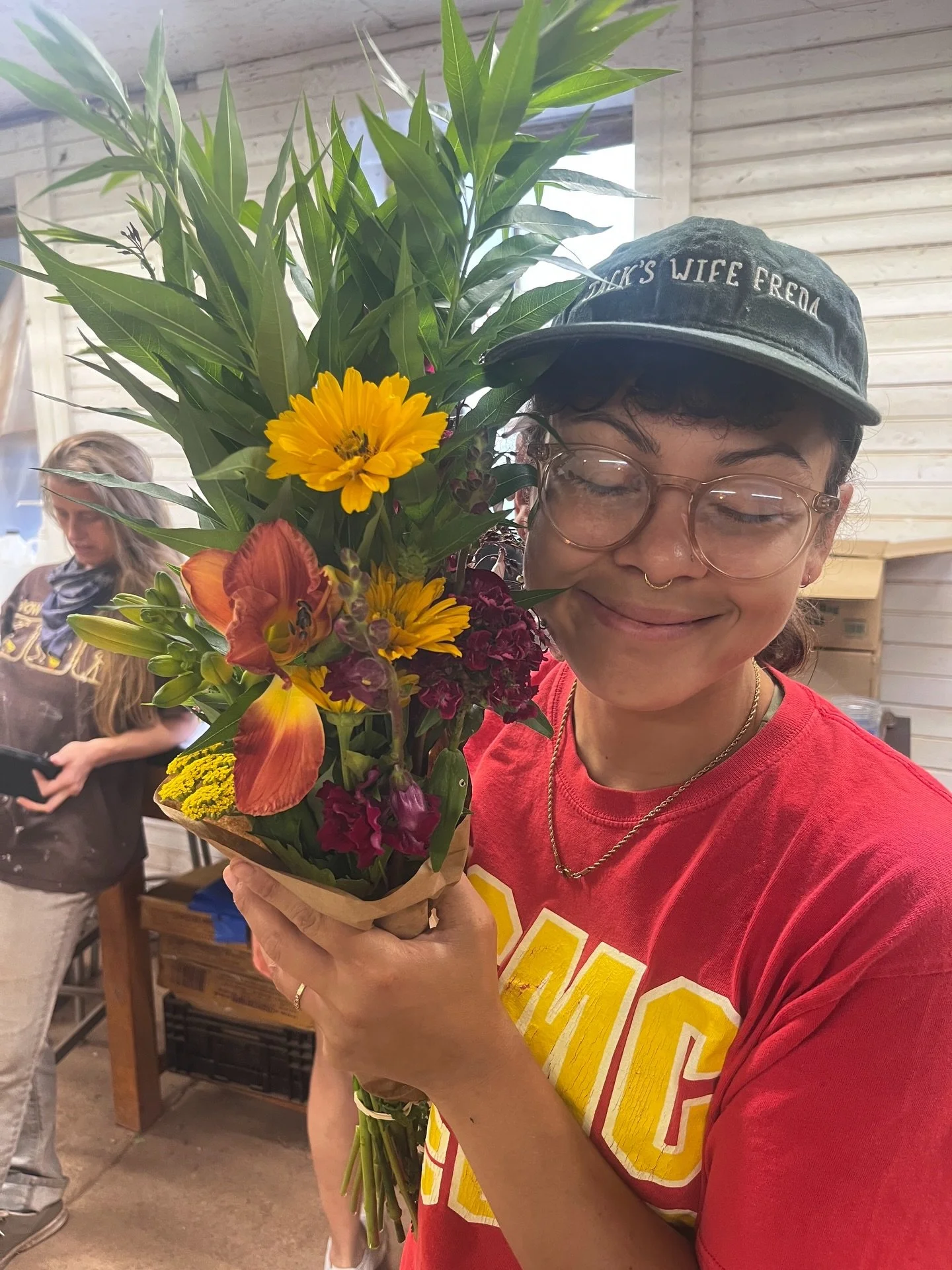 𝒮𝑒𝓇𝓇𝒶 𝒱𝒾𝒹𝒶&nbsp;𝐹𝒶𝓇𝓂&nbsp;𝐹𝓁𝑜𝓌𝑒𝓇&nbsp;𝒮𝒽𝒶𝓇𝑒𝓈! 

Beginning June 30! Sign up today!

&ldquo;Our&nbsp;flower&nbsp;shares are a celebration of seasonal beauty grown with care on the lush, river-fed soils of&nbsp;Serra Vida&nbsp;F