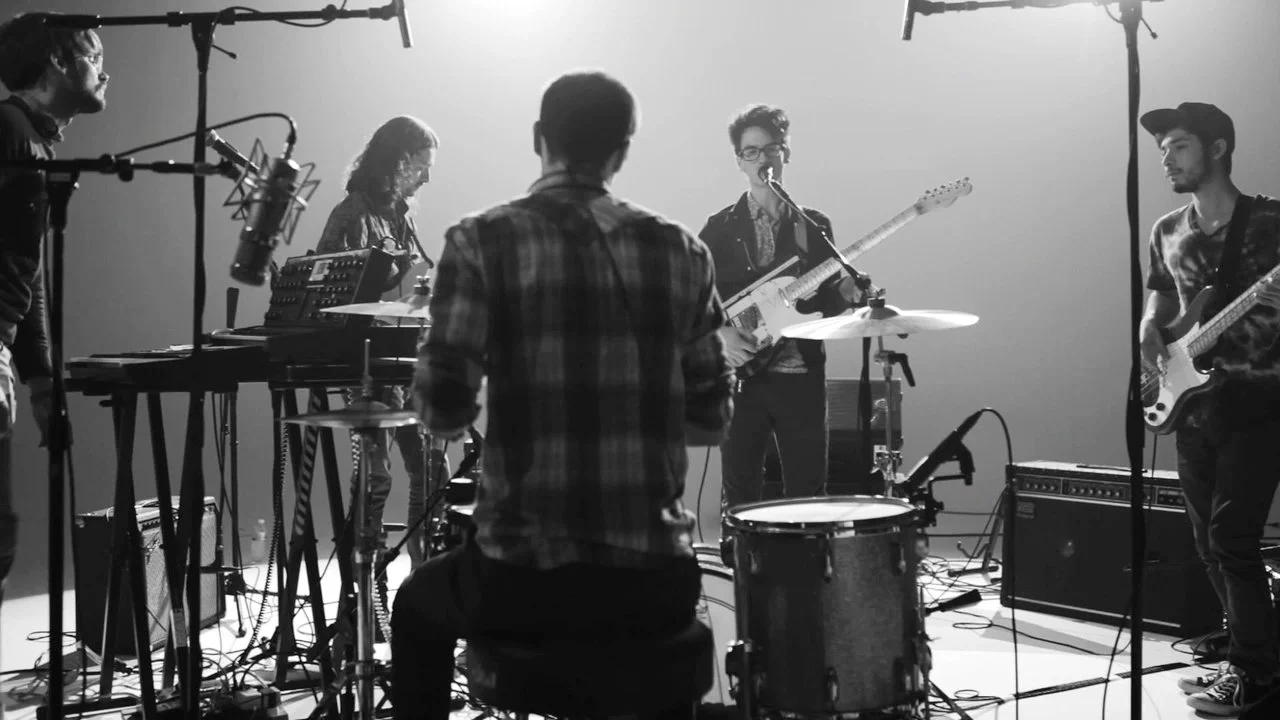 De Lux "Love Is A Phase"