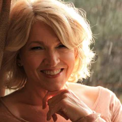 Personal mentoring: Join me on a private, one-on-one journey to discover your unique desires, as well as your amazing power and wisdom.