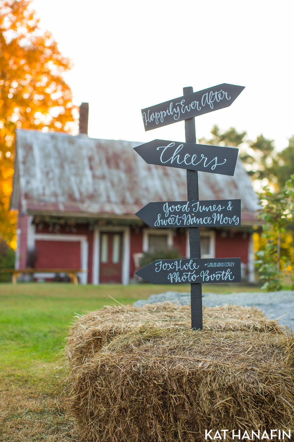 Yennygrams Directional Wedding Signage