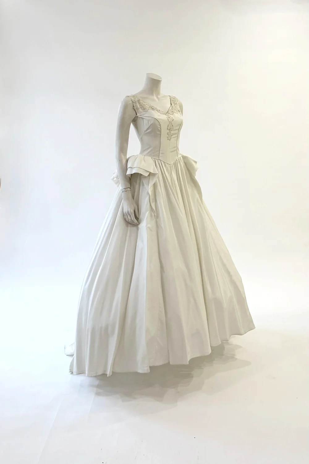 Sustainable Vintage Wedding Dresses