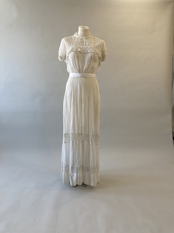 edwardian style lace wedding dress Edwardian Tambour Net Lace Dress / Wedding Gown / Tea / Lawn Dress / Size XS
