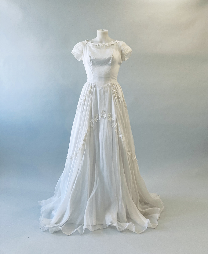 50s-Silk-Chiffon-Point-De-Vensise-Ivy-Lace.png