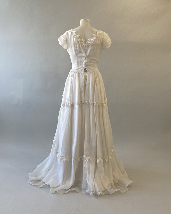 50s-Silk-Chiffon-Point-De-Venise-Ivy-Lace1.png