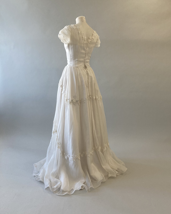 50s-Silk-Chiffon-Point-De-Venise-Ivy-Lace.png