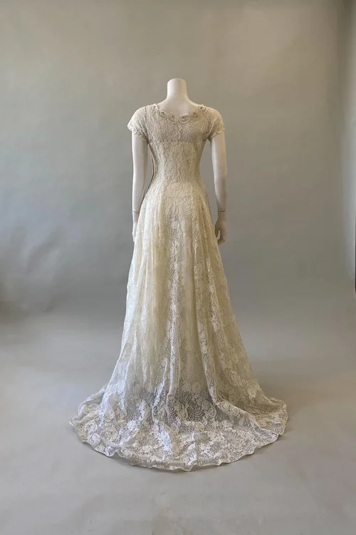 chinese dress ladies 1908 Edwardian Couture White Irish Crochet Lace & Sheer Net Bridal Gown main image 1