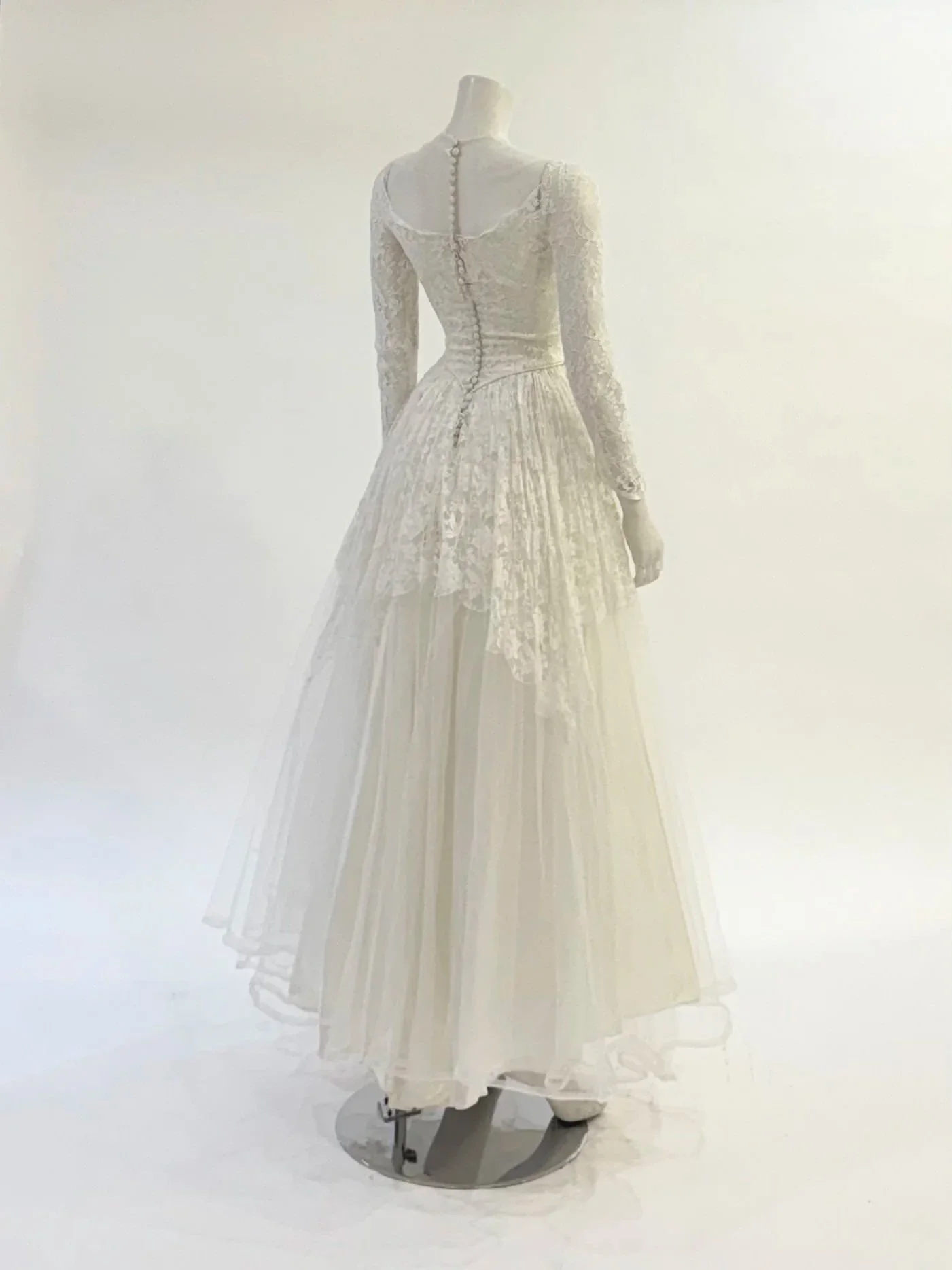 Classic 1950s French Lace and Tulle Gown