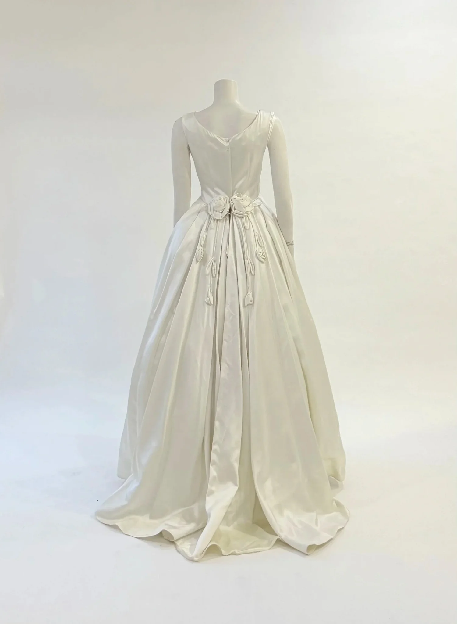 Sustainable Vintage Wedding Dresses
