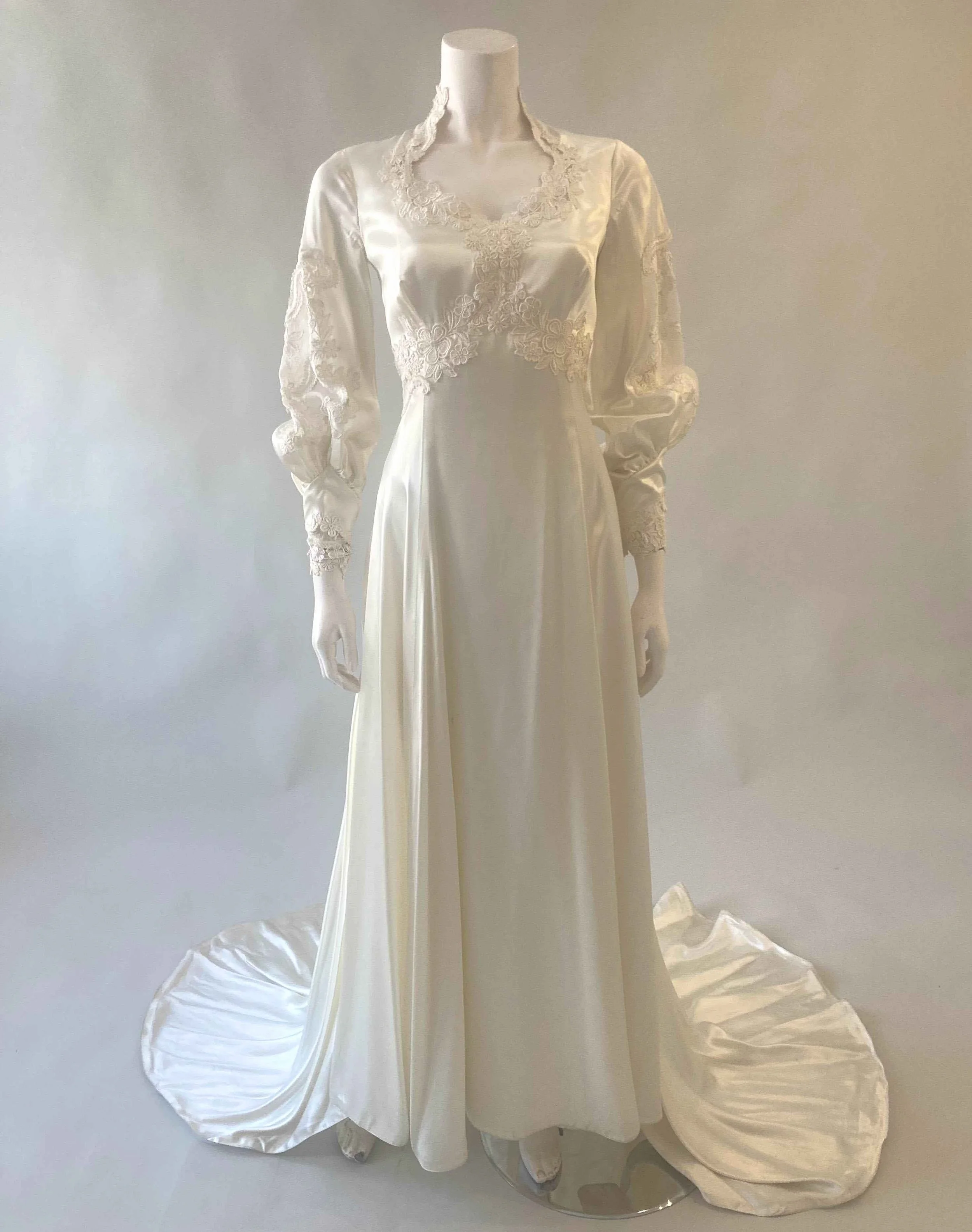 70s Duchesse Sleeves.jpg