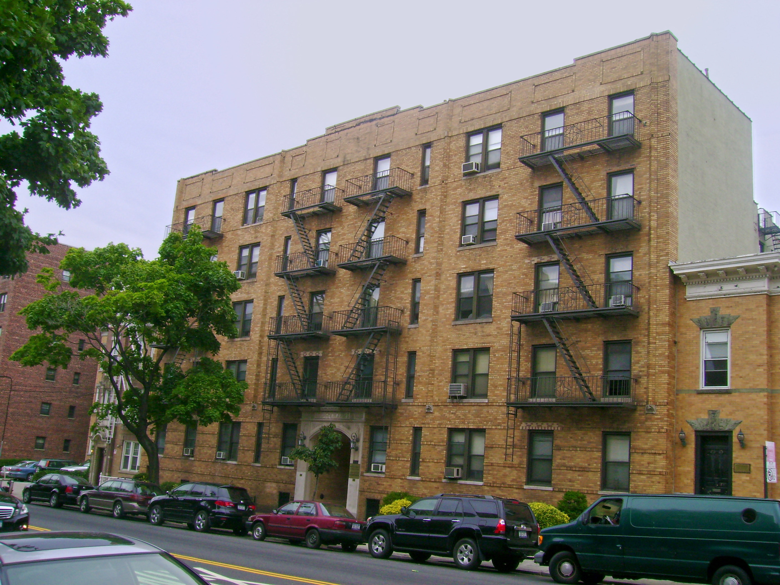 25-21 31st Avenue, Astoria, NY 11106