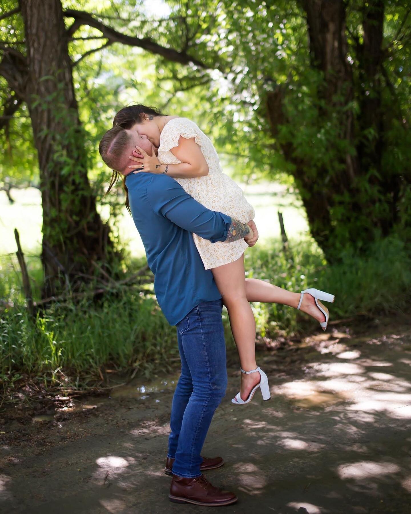 From TX to NM to take engagement photos at Morphy Lake! 🌿

So glad I got to meet these two. When we first met she told me they needed help posing because they get kind of goofy. I couldn't tell!

@andivaldez13