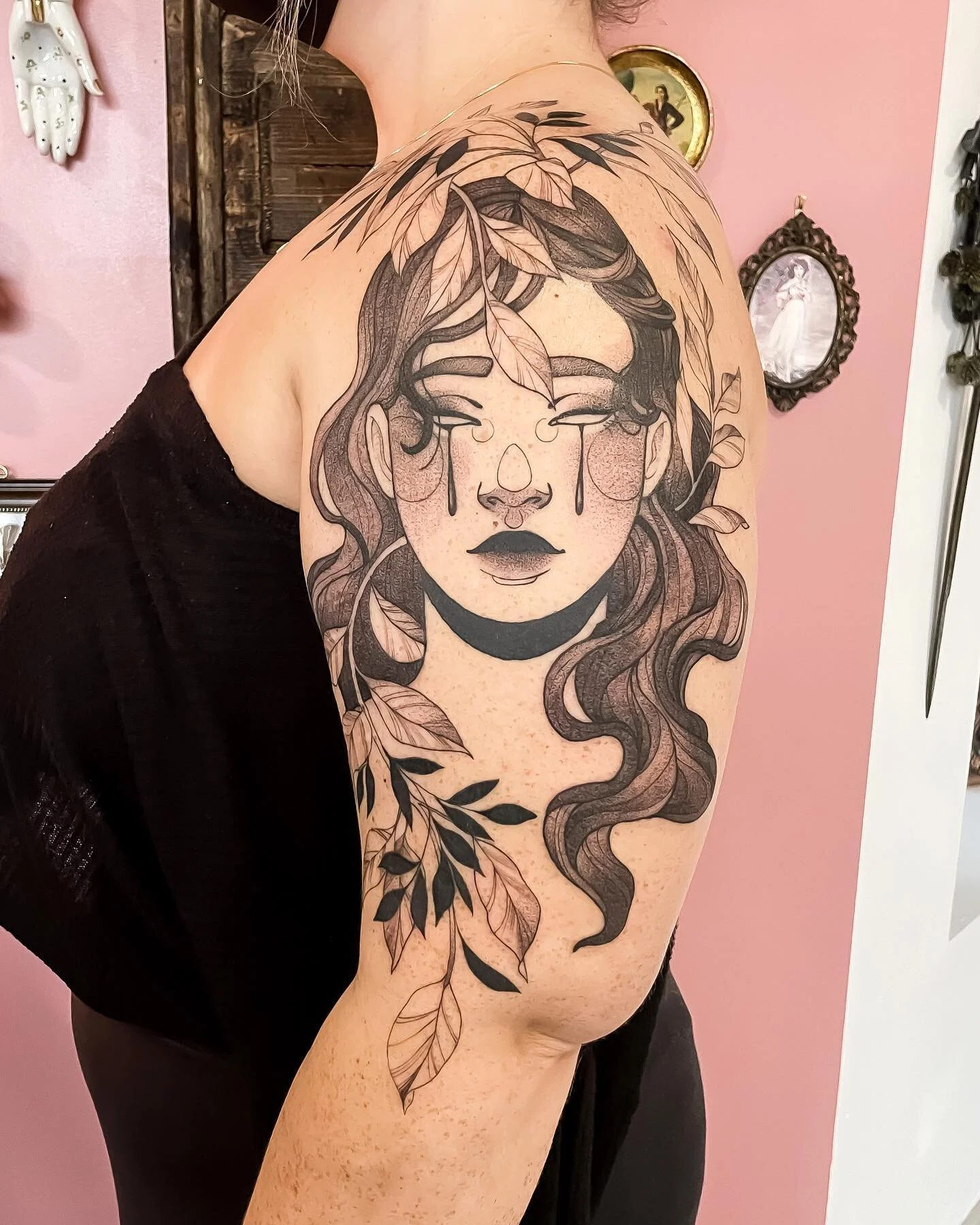 Now this is a fun portrait piece, I absolutely love large scale portraits, what a great way to fill some space.

✨Find me @witchhazeltattoo

🌙 Looking for your next tattoo? We take walk-ins every week! Check the shop page for updates including my ne