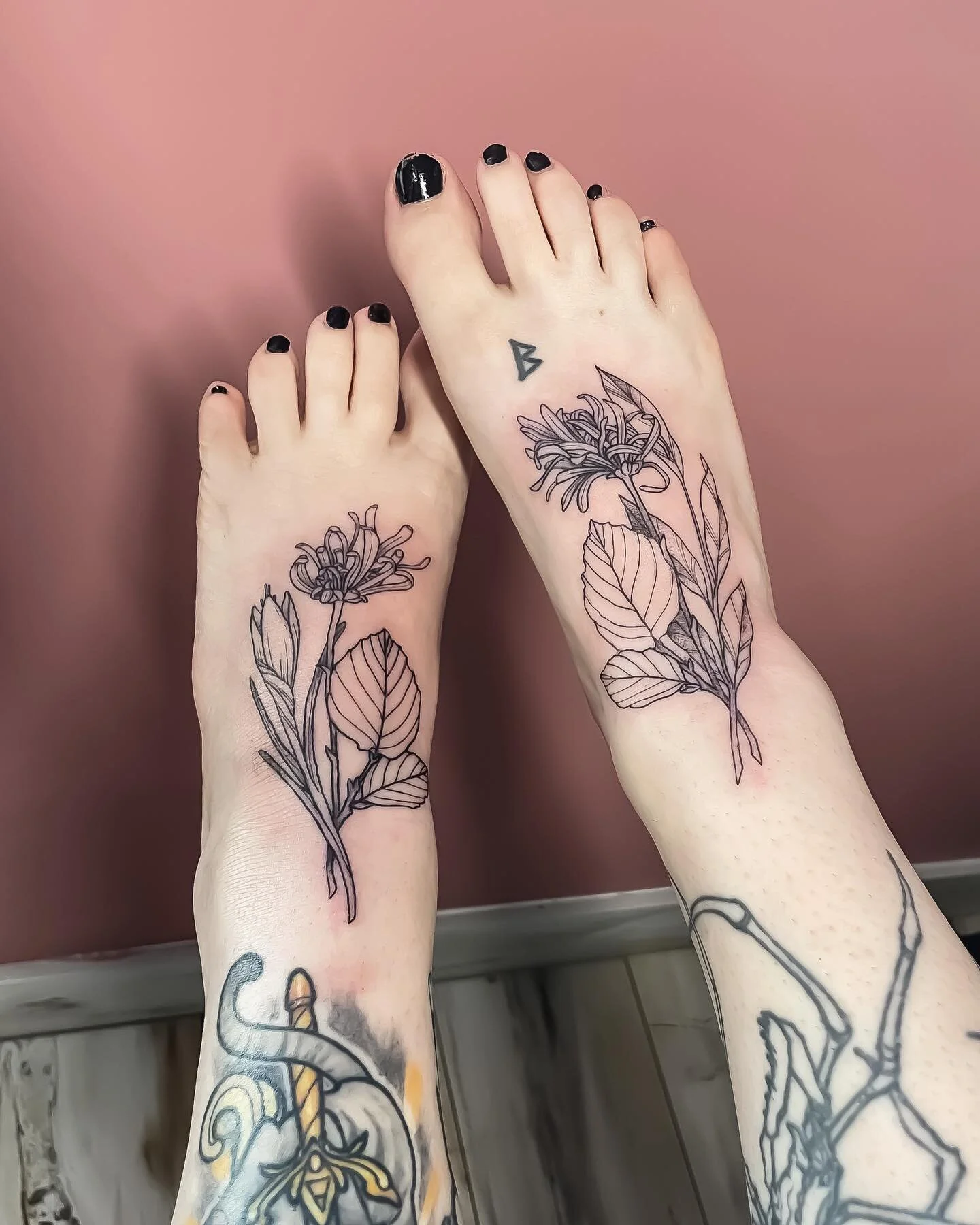 Y&rsquo;all getting free feet pics here 👀 my first time tattooing feet! Some witch Hazel plants on my lovely co-owner @clarecastello!

✨Find me @witchhazeltattoo

🌙 Looking for your next tattoo? We take walk-ins every week! Check the shop page for 