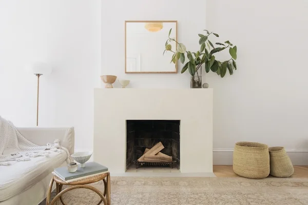 Tadelakt fireplace surround from Elizabeth Roberts Architecture ( image source )