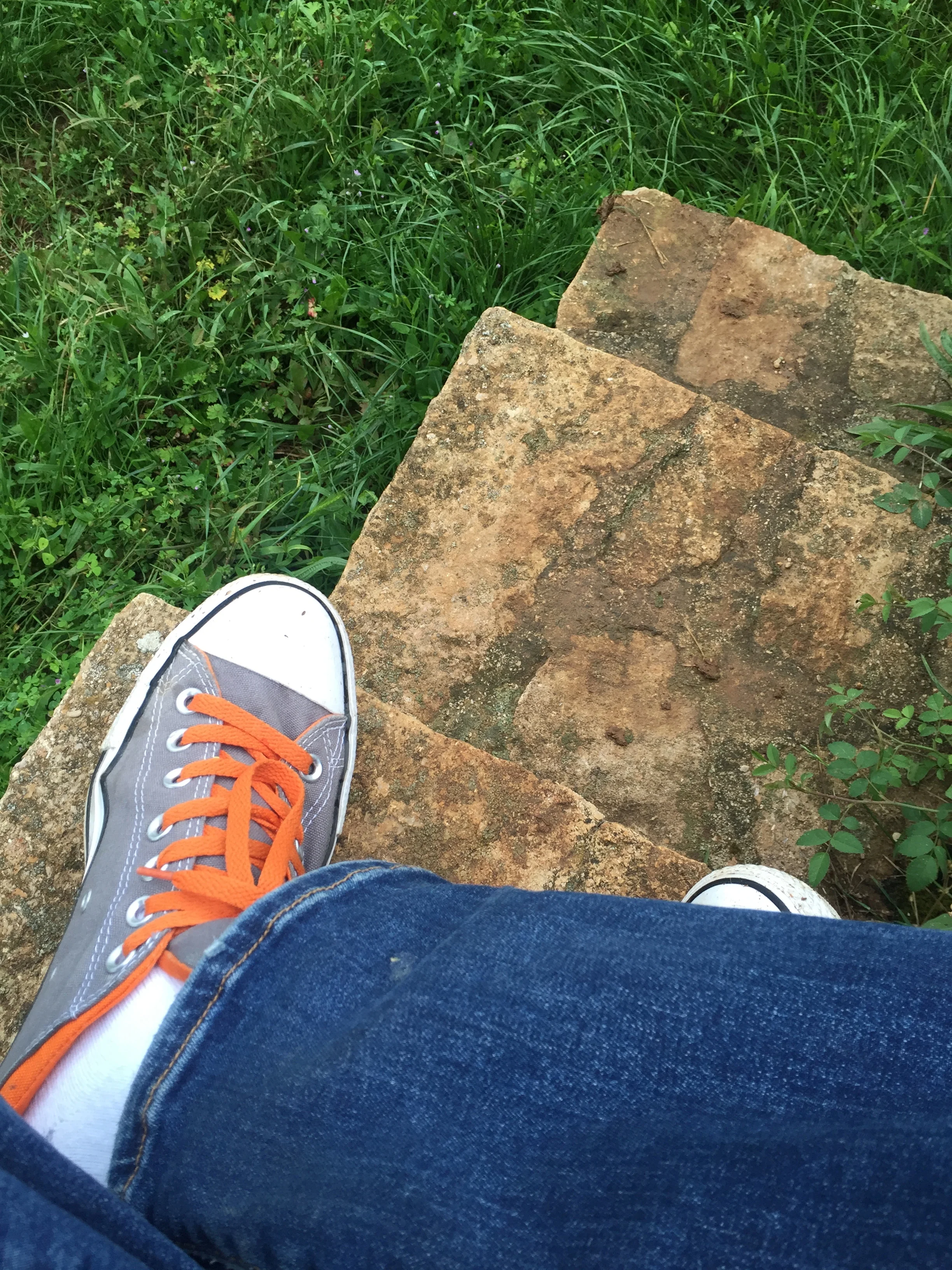 Dangling my feet on the steps at de Vogüé's piece of Amoureuses. I shall return...
