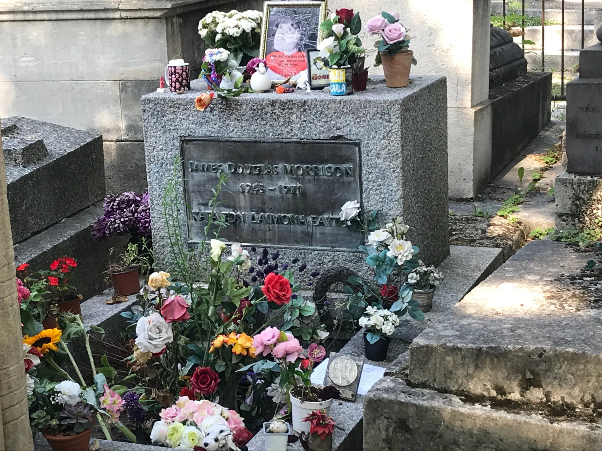 Obligatory visit to Jim Morrison’s grave at Père Lachaise