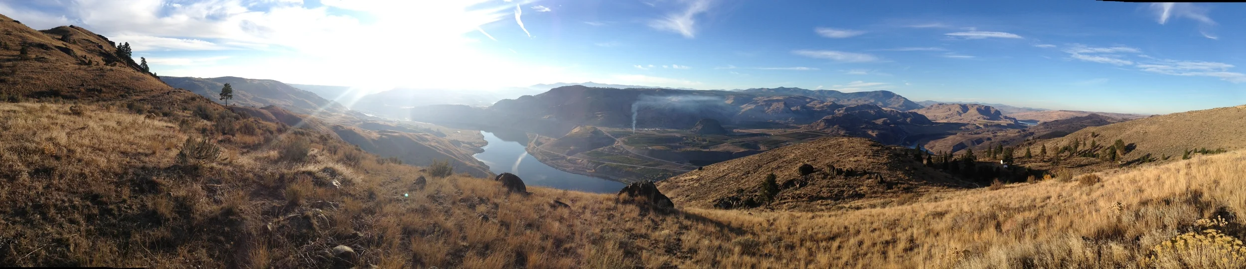 180º of panoramic beauty. We named this place "Camp Columbia" until a better one comes along. Click to enlarge.