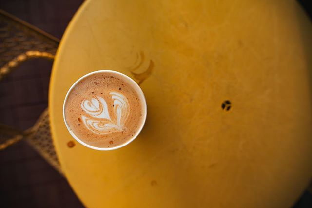 a little Monday morning latte art for the win. 
#latteart #bentonville #bentonvillearkansas #canon #vsco #travel #adventure