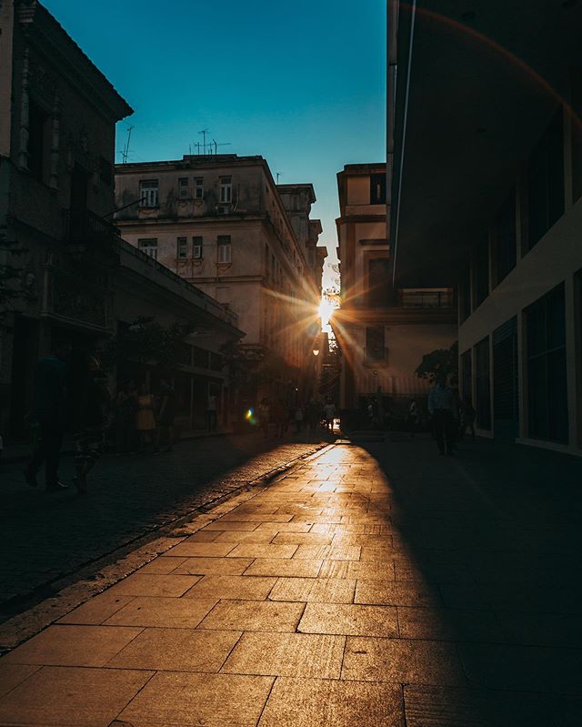 Sunsets in Havana never disappoint. 
Circa 2.19
#havana #habana #cuba #adventure #vsco #canon #travel