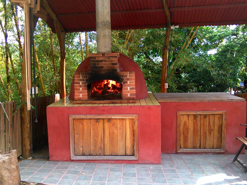 outdoor oven.jpg