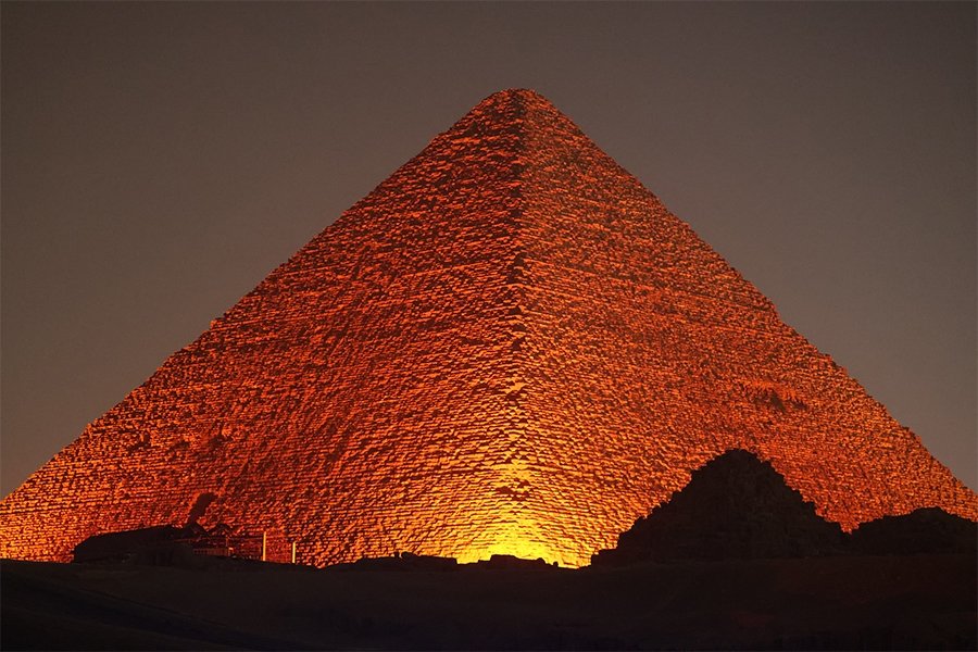 tours-giza-pyramids-night-03.jpeg