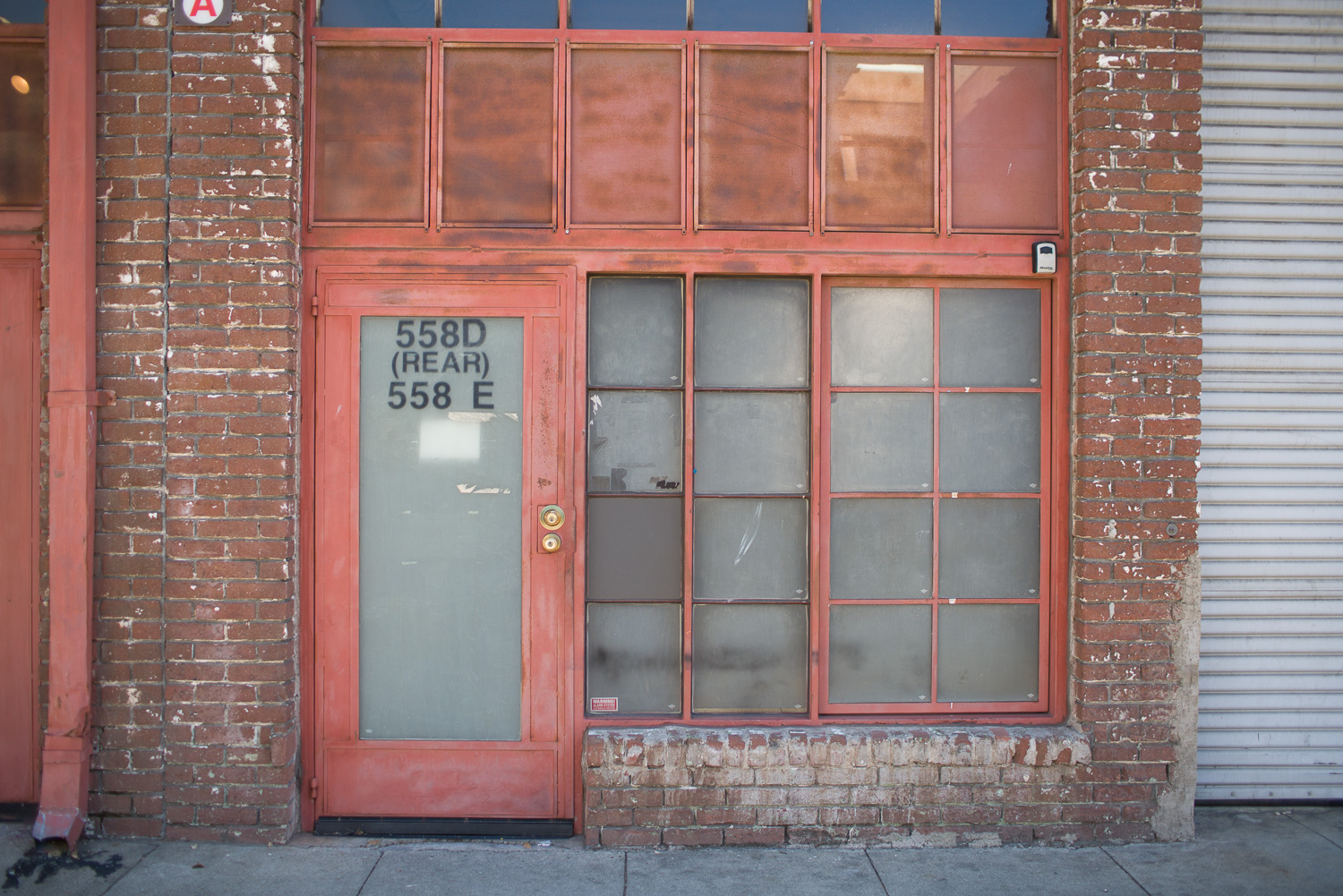 Canon 35mm 1.4 L - f/2.8, 1/2500th, ISO 400. Shot on RAW and converted to JPG. No processing. 