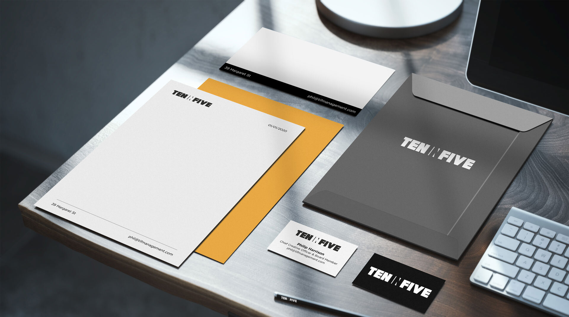 Corporate_Identity_Mockup.jpg