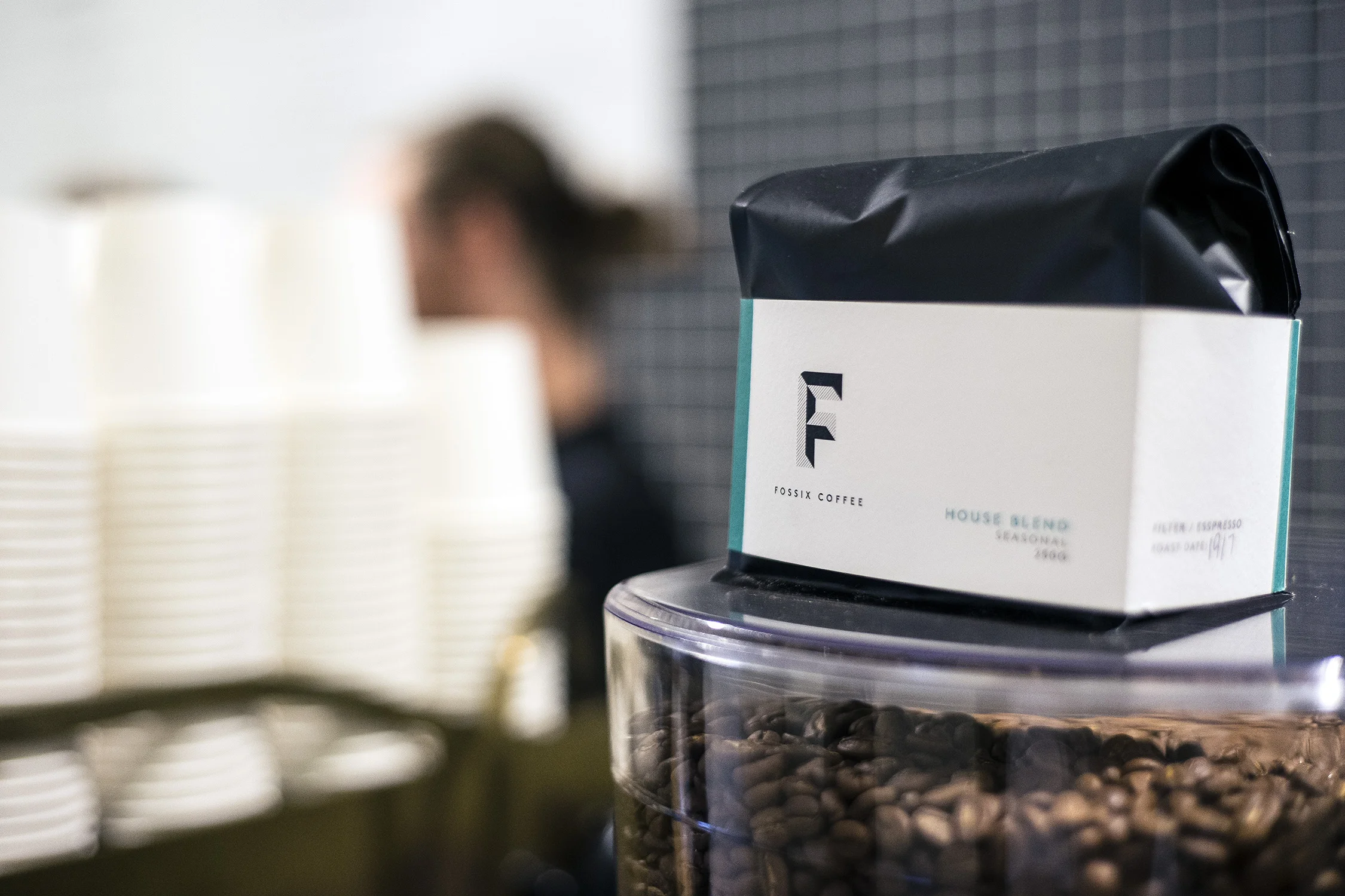 Fossix Coffee New specialty coffee store in the Sydney CBD with a refined and elegant fit out. Luna Tree was invited to design the shop branding in line with the Fossix Roastery’s new identity.