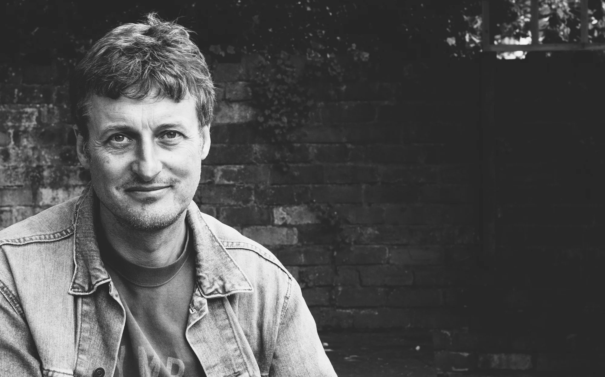 Aled Jenkins_splash bw.jpg