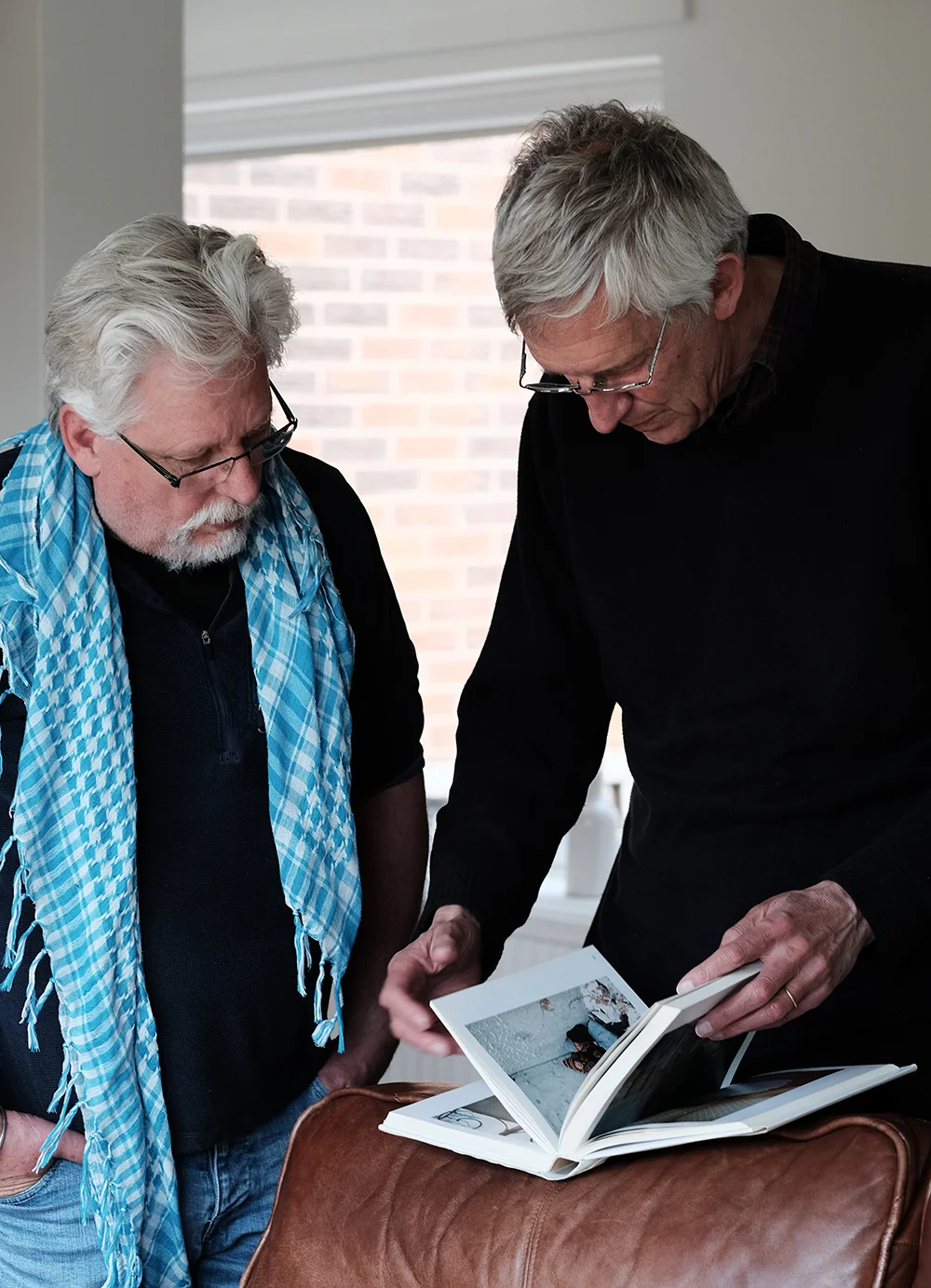 Daniel Meadows talking with Ffoton's Emyr Young. © Brian Carroll